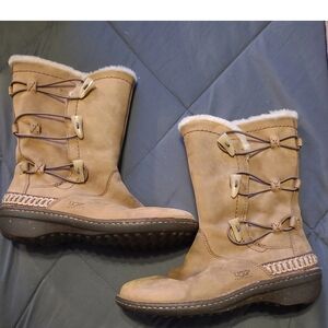 UGG Kona Brown Leather Shearling Lined Boots for Women Size 8 USA, Slip On